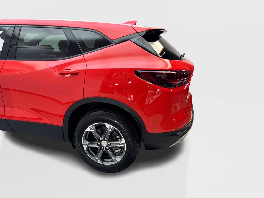 Used 2025 Chevrolet Blazer LT FWD image 17
