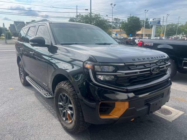 Certified 2025 Ford Expedition Tremor AWD/4WD image 2