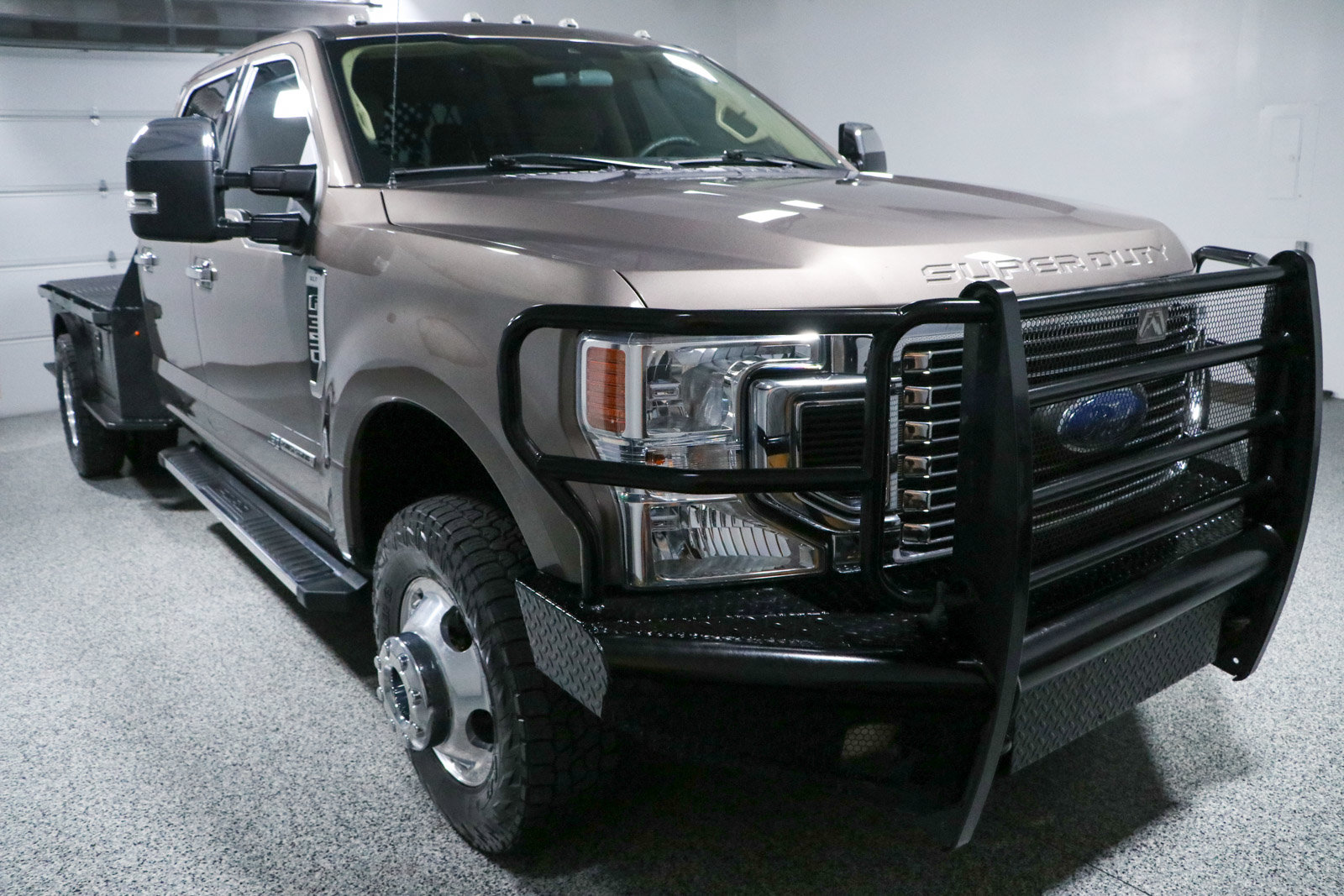 Used 2021 Ford F350 XLT w/ XLT Premium Package AWD/4WD image 5