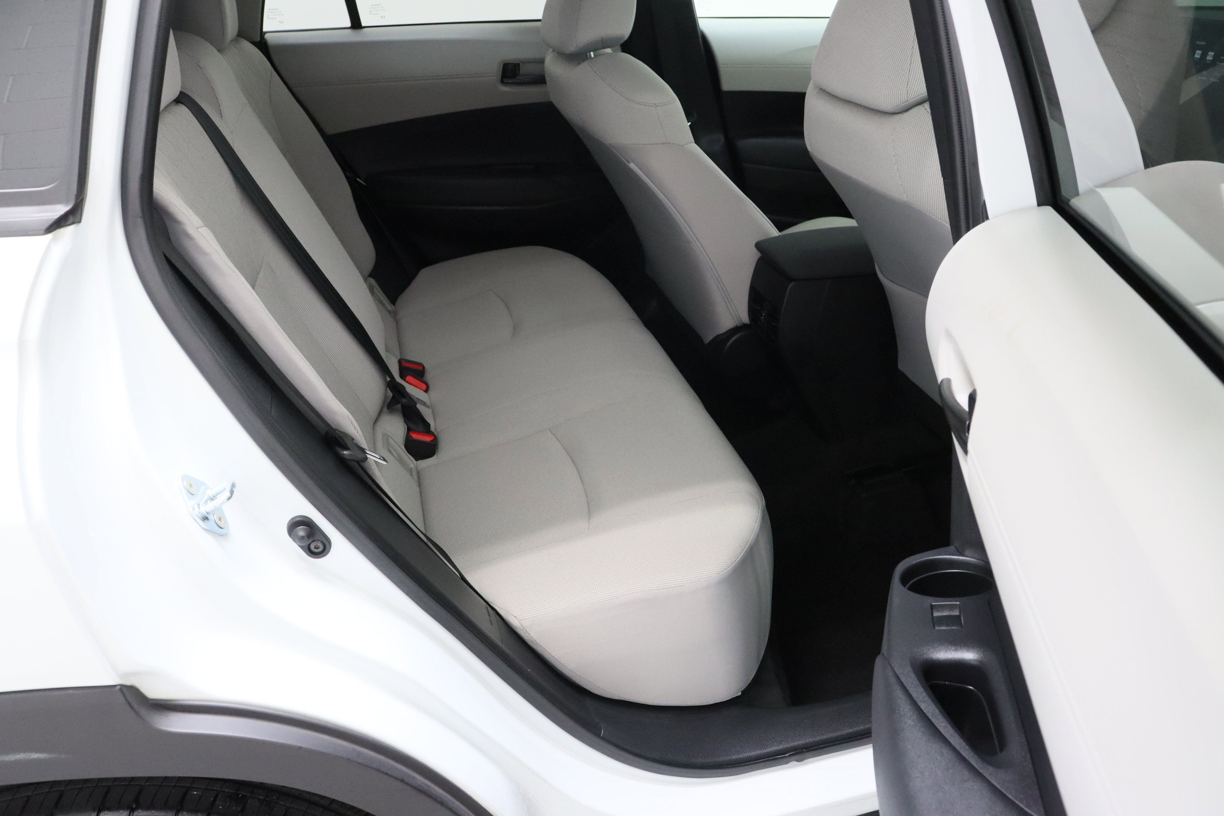 Certified 2023 Toyota Corolla Cross LE w/ Moonroof Package image 34