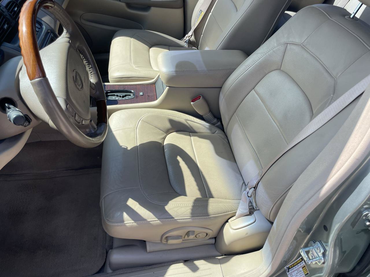 Used 2005 Cadillac De Ville DTS w/ Equipment Group FWD image 26