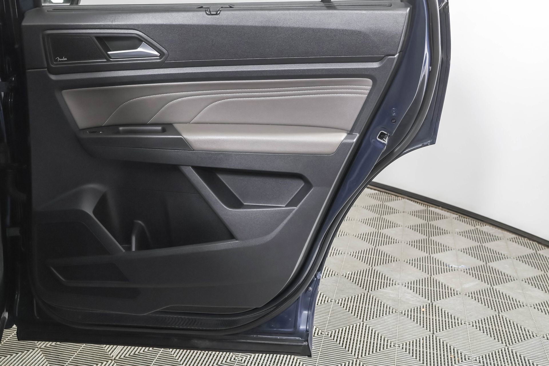 Used 2022 Volkswagen Atlas Cross Sport SEL Premium R-Line image 45