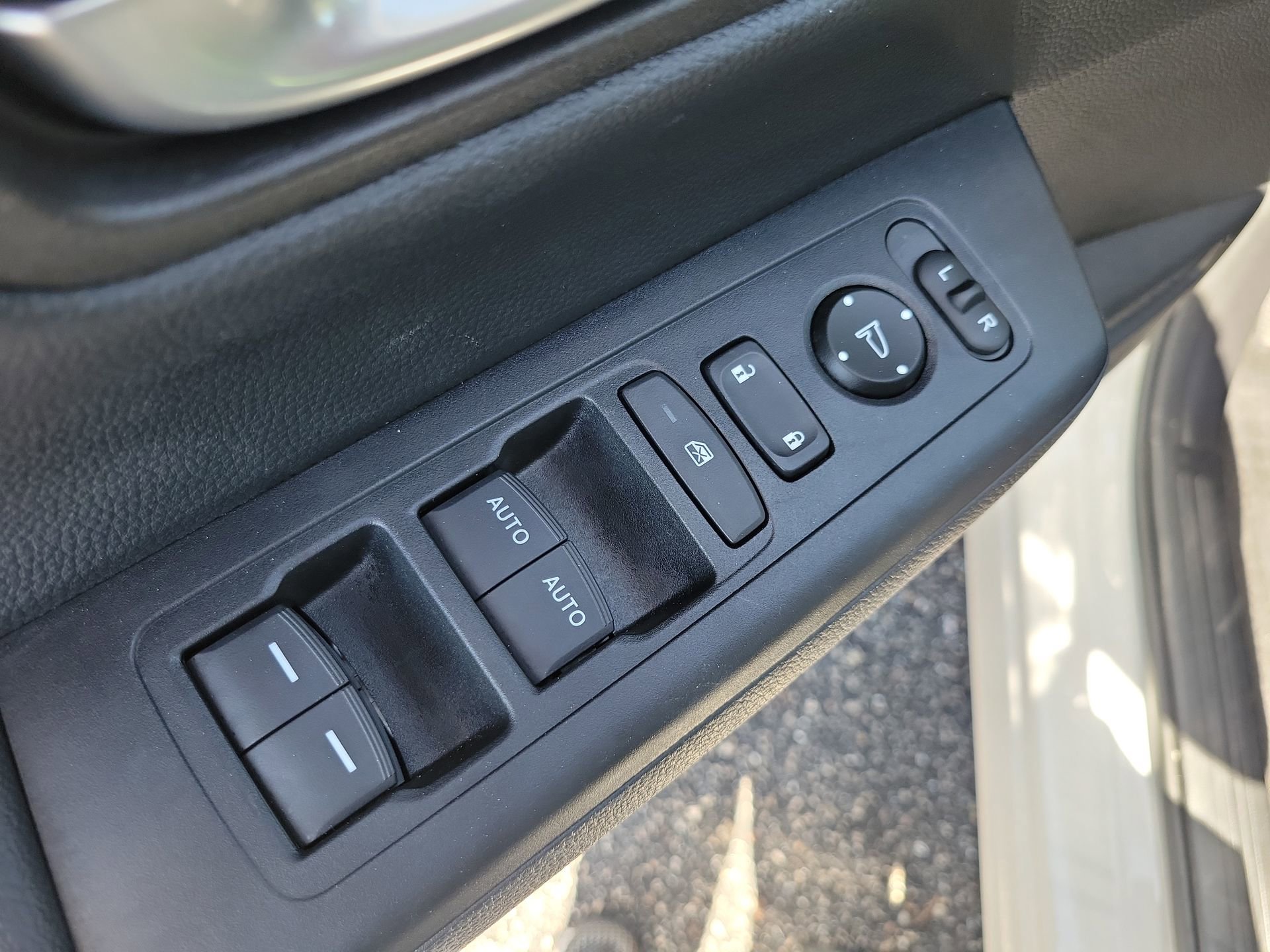 Used 2024 Honda CR-V EX image 17