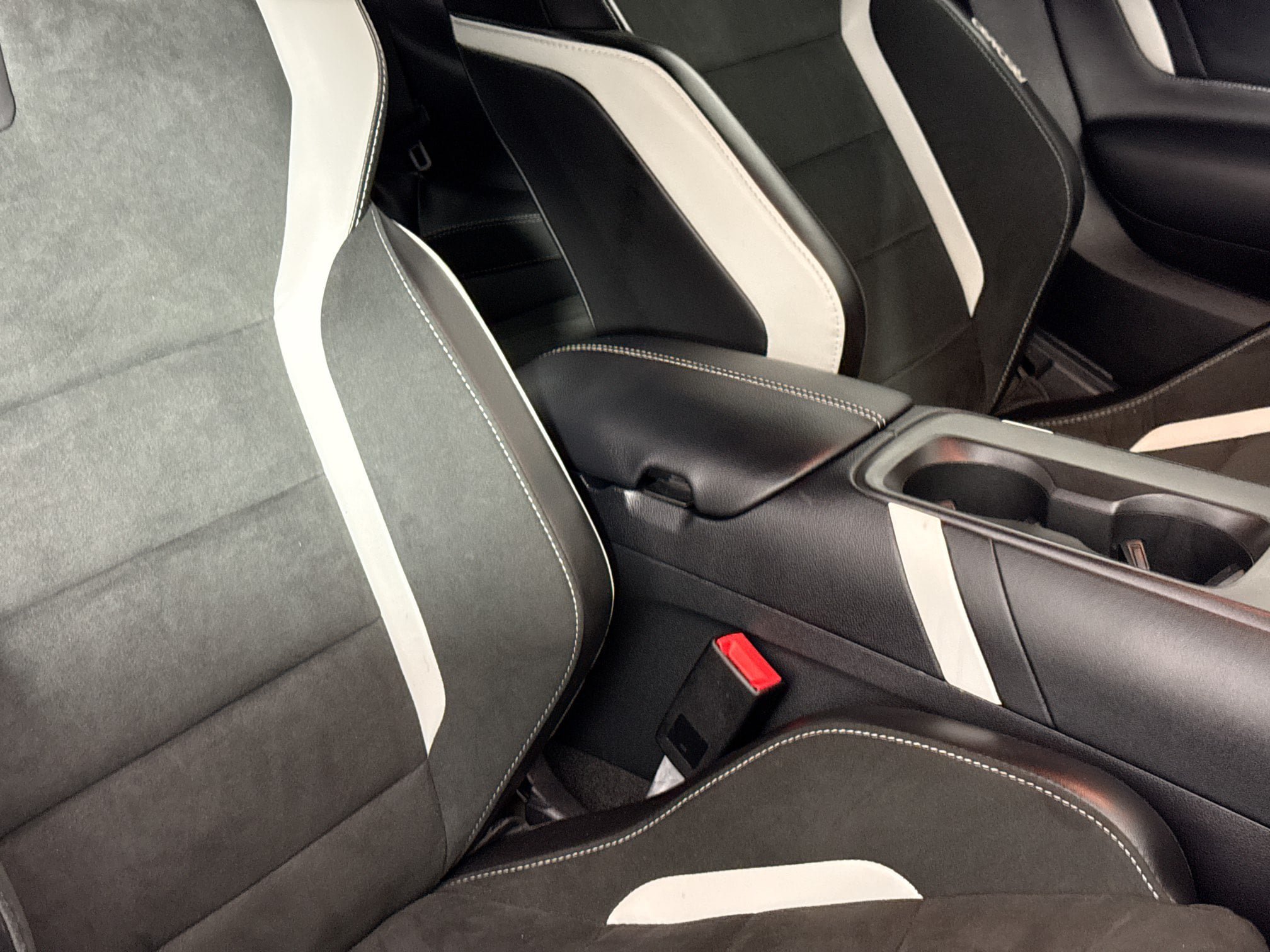Used 2021 Ford Mustang Shelby GT500 w/ Technology Package RWD image 35