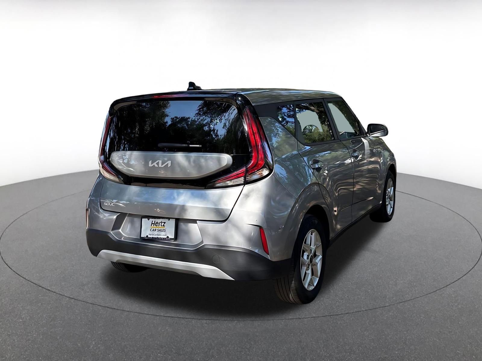 Used 2025 Kia Soul LX w/ LX Technology Package FWD image 7