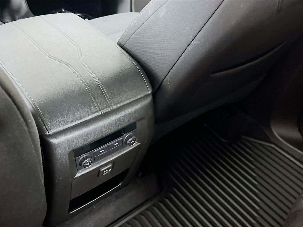 Certified 2023 Chevrolet Traverse LT image 24
