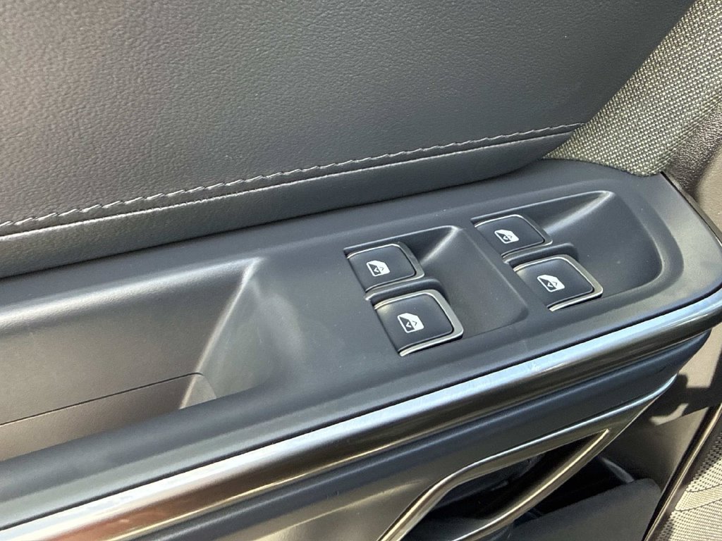 Used 2024 Rivian R1S Adventure Dual AWD/4WD image 22