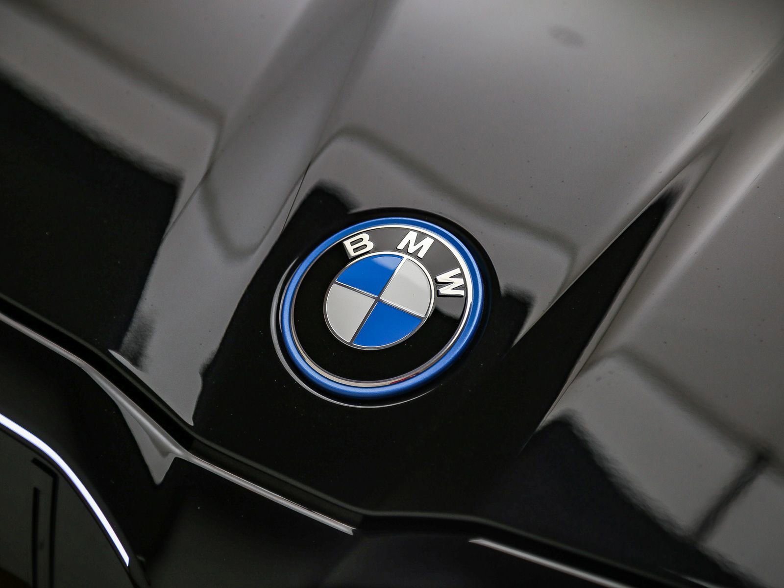 New 2027 BMW 550e xDrive AWD/4WD image 9