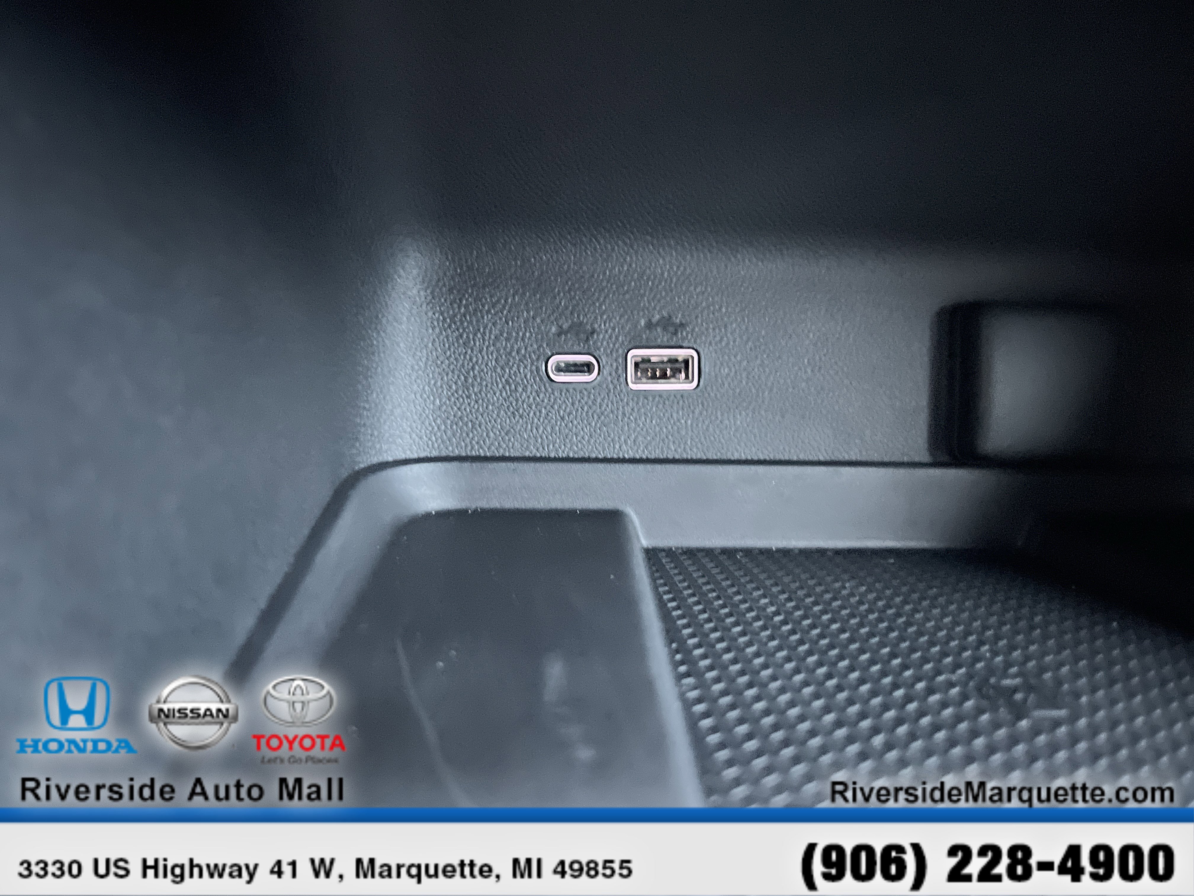 Used 2024 Chevrolet Traverse RS w/ LPO, Floor Liner Package image 18