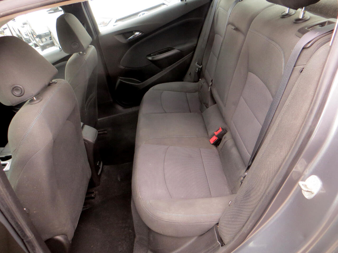 Used 2018 Chevrolet Cruze LT w/ Convenience Package image 23