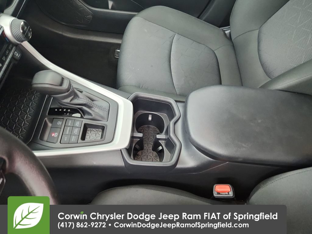 Used 2025 Toyota RAV4 XLE AWD/4WD image 28