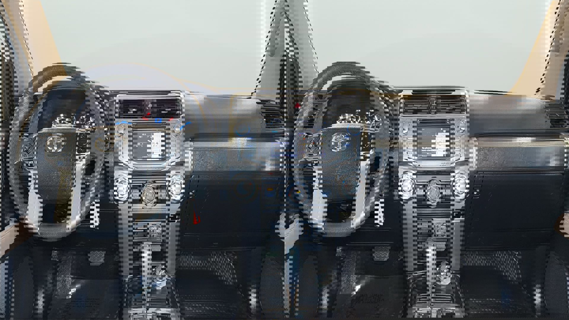 Used 2018 Toyota 4Runner SR5 AWD/4WD image 15