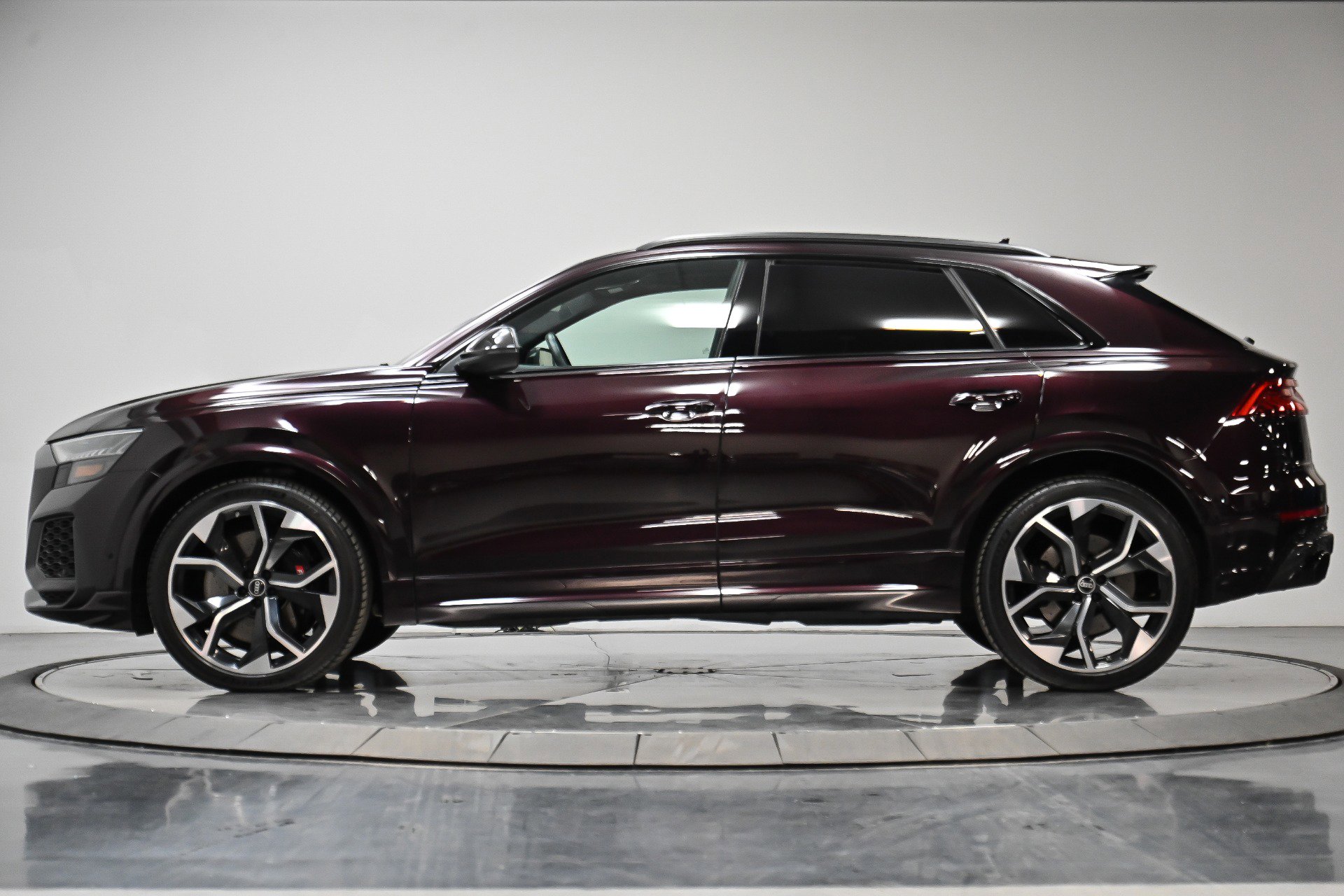 Used 2021 Audi RS Q8 w/ Carbon Optic Package image 13