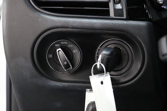 Used 2023 Porsche Macan S AWD/4WD image 18