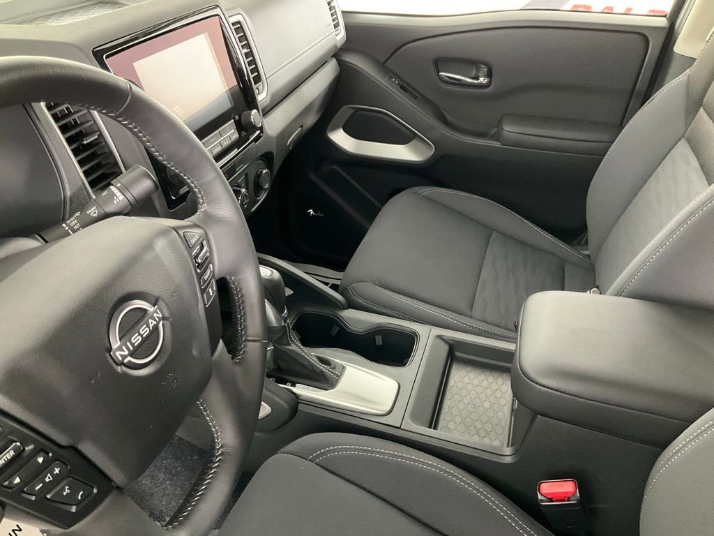 Used 2024 Nissan Frontier SV w/ Technology Package image 12