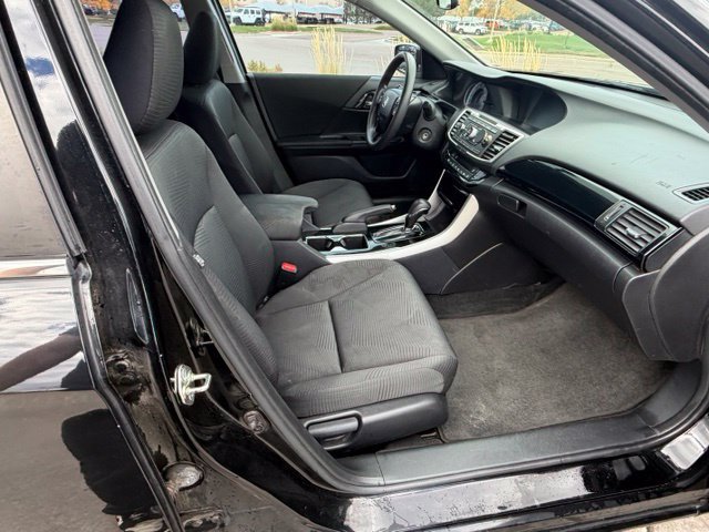 Used 2017 Honda Accord LX image 35