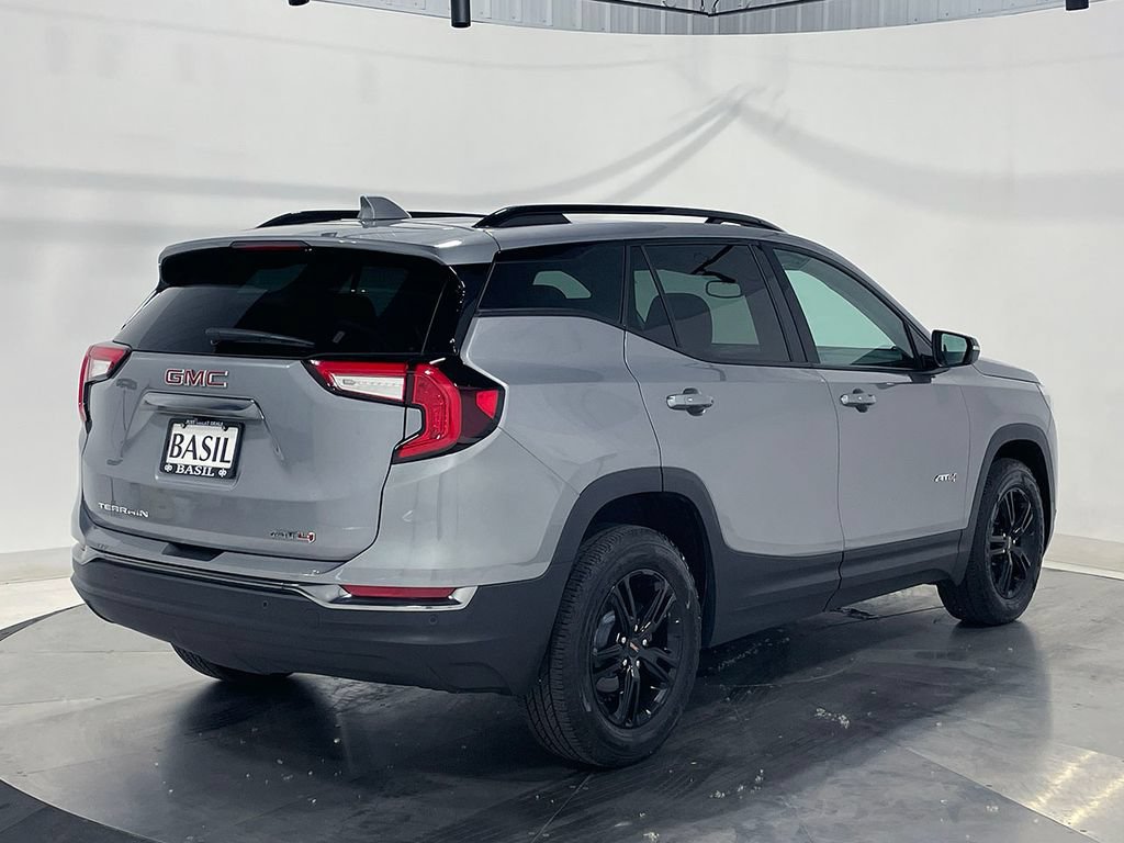 Used 2024 GMC Terrain AT4 AWD/4WD image 9
