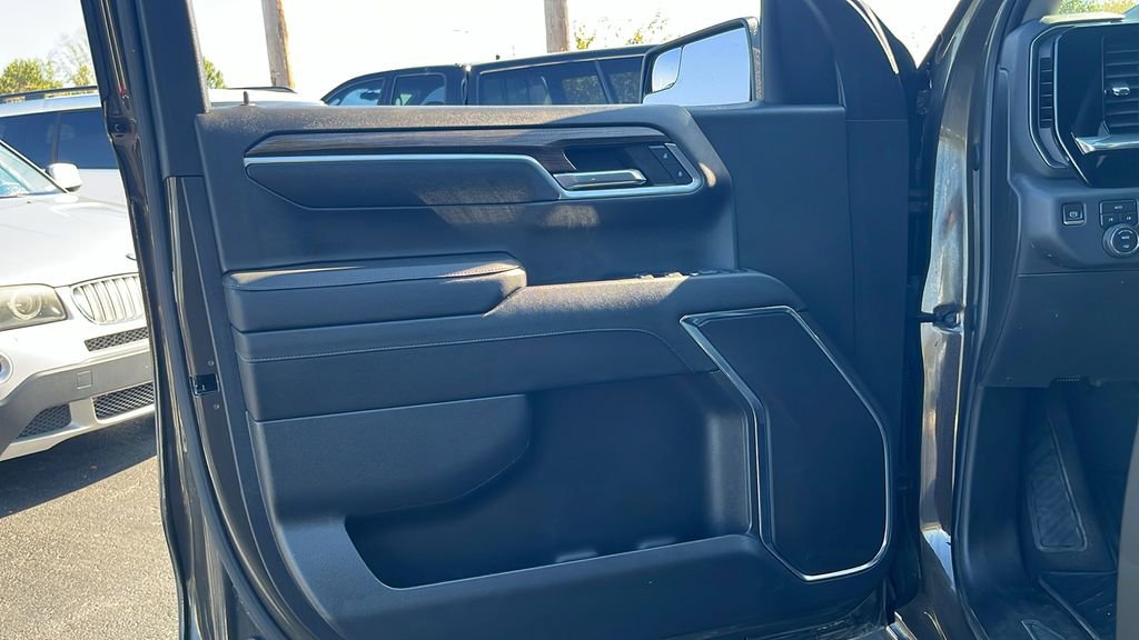 Used 2023 Chevrolet Silverado 1500 LT image 10