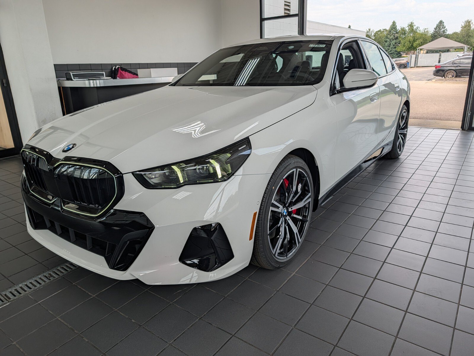 New 2027 BMW 540i xDrive w/ M Sport Package AWD/4WD image 7