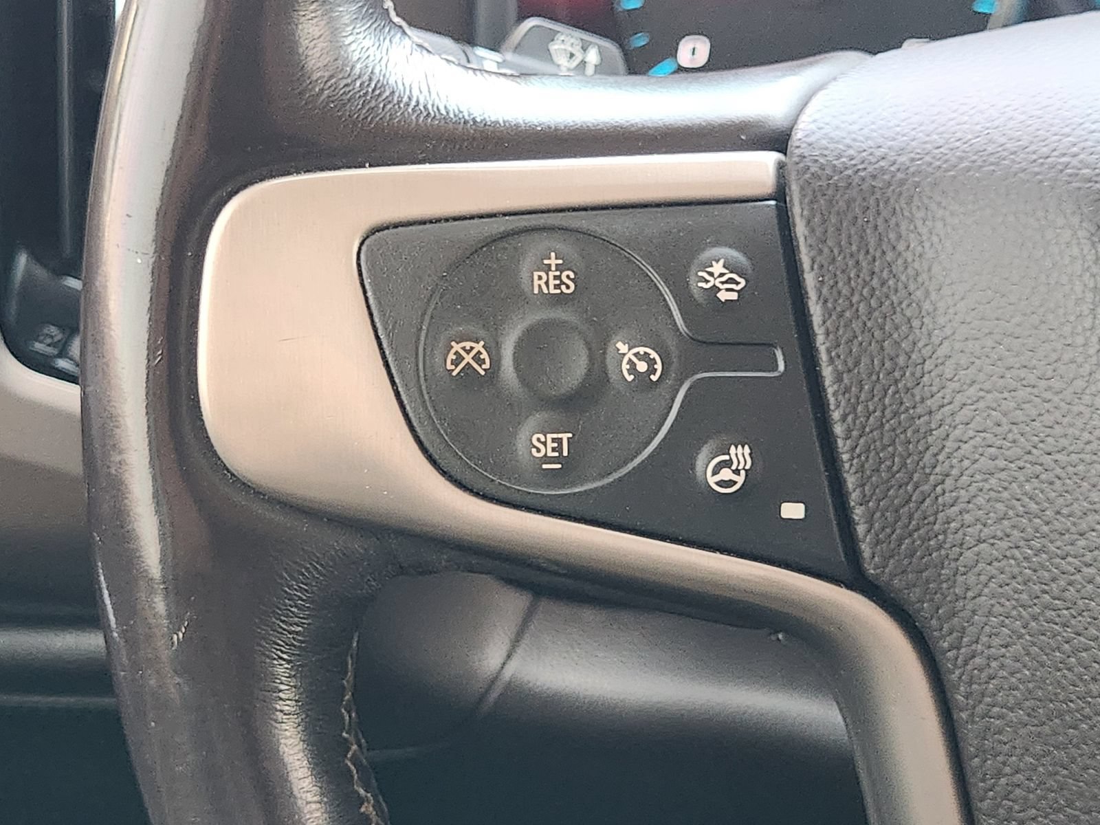 Used 2018 GMC Sierra 2500 Denali w/ Duramax Plus Package AWD/4WD image 29