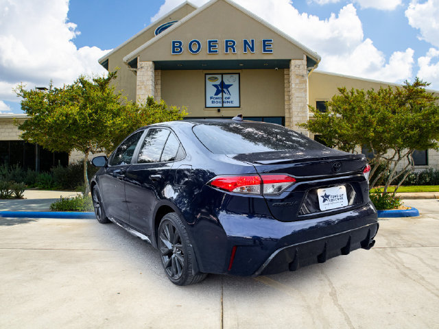 Used 2024 Toyota Corolla SE FWD image 3