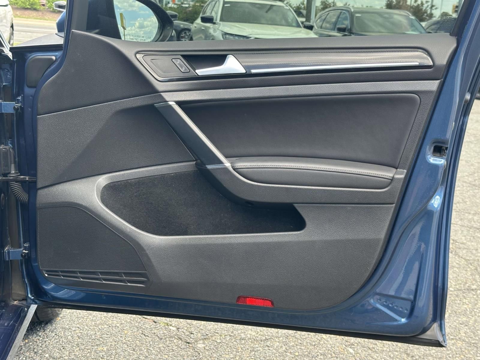 Used 2015 Volkswagen Golf TDI SEL image 9