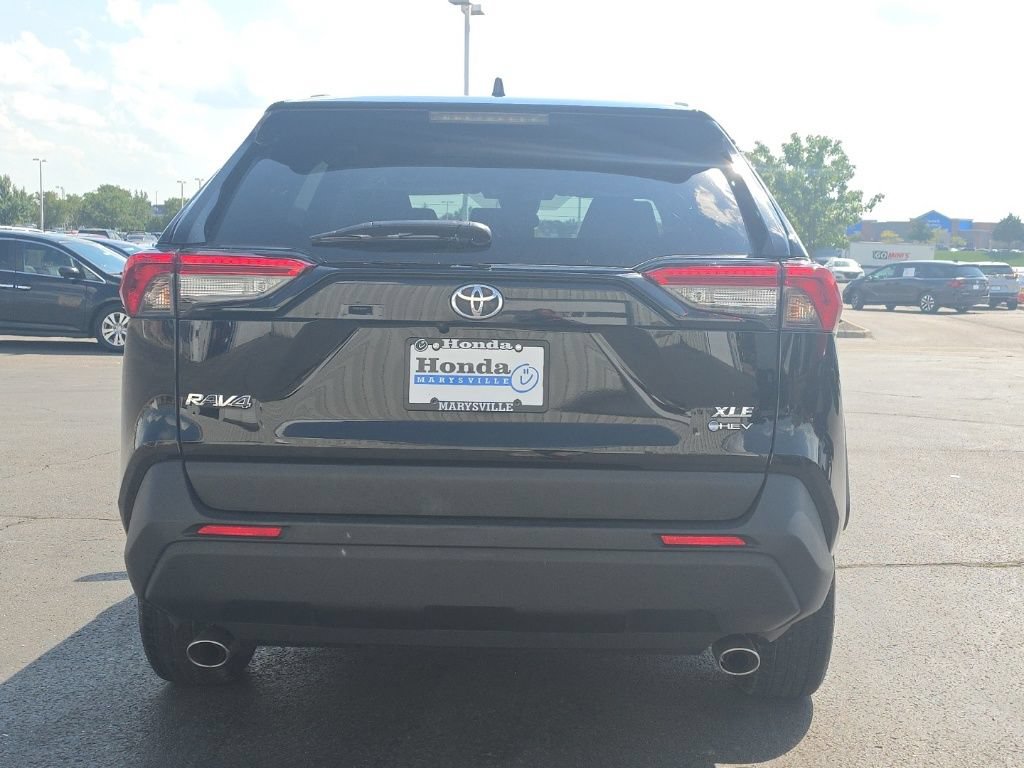 Used 2025 Toyota RAV4 XLE AWD/4WD image 6