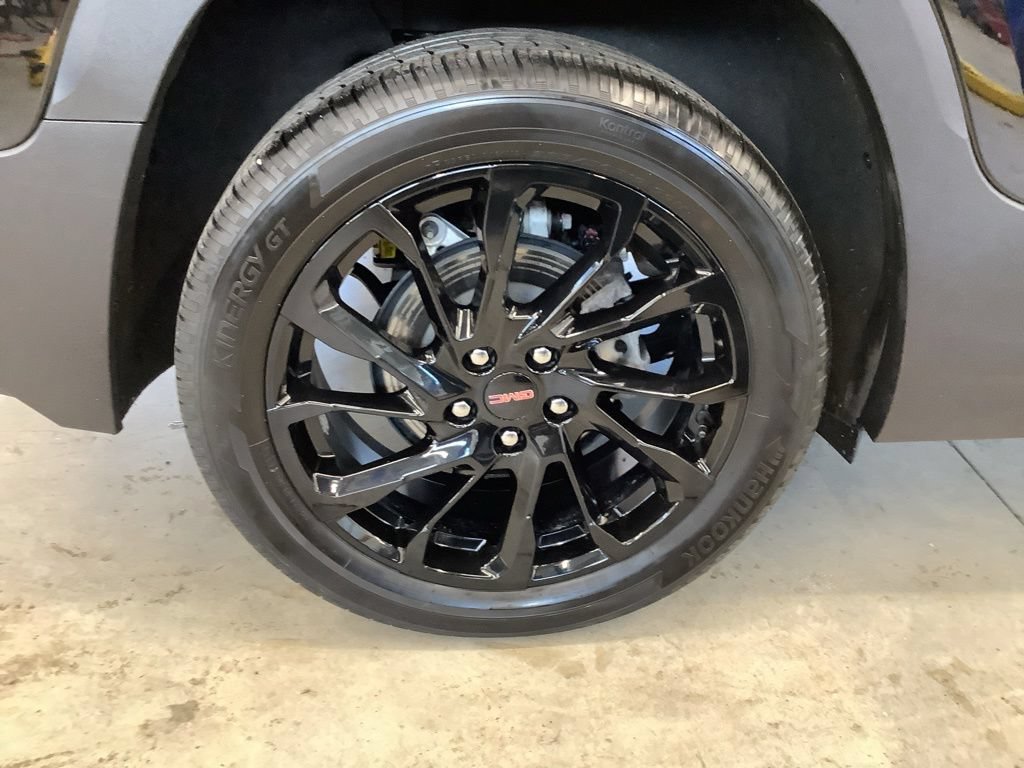 Used 2024 GMC Terrain SLT w/ Elevation Edition AWD/4WD image 22