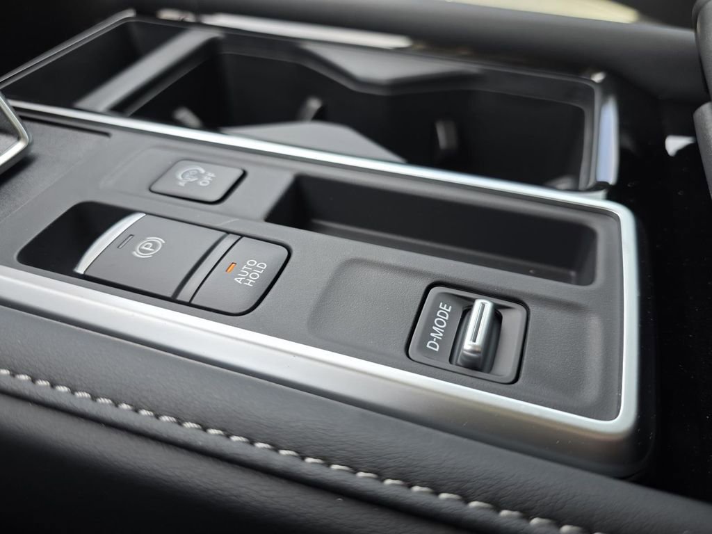 New 2026 Nissan Pathfinder SL image 34