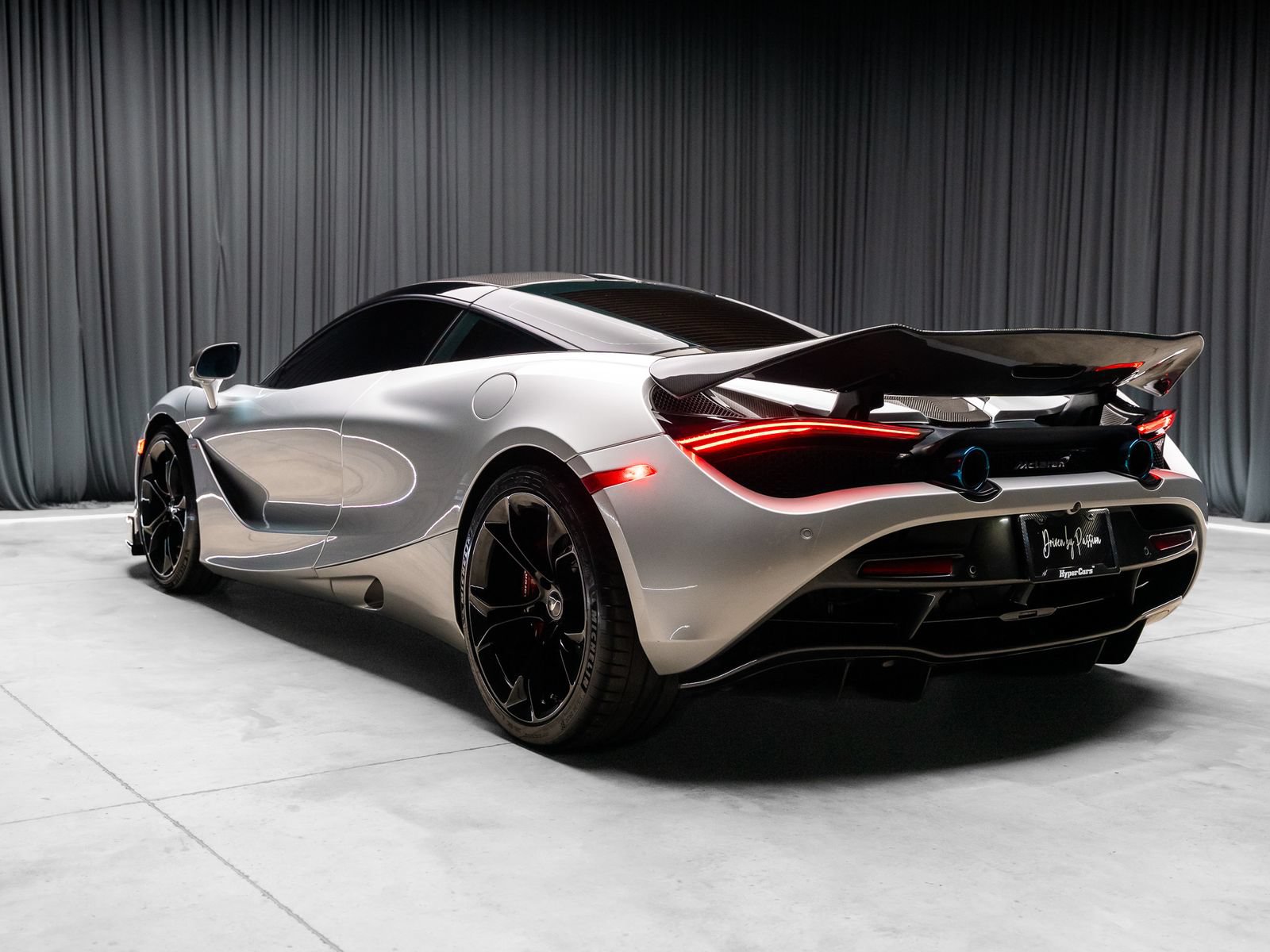 Used 2019 McLaren 720S RWD image 33