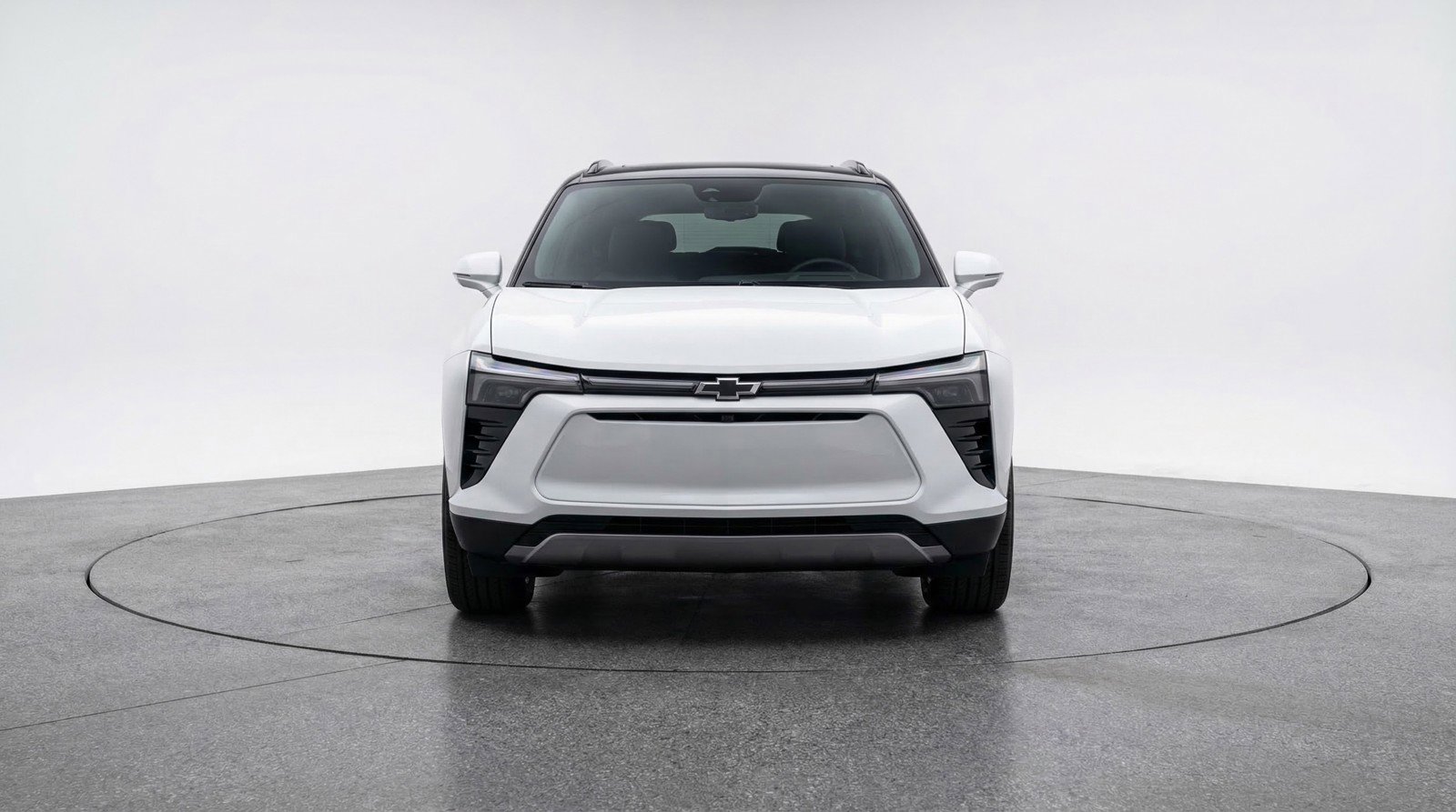 Used 2025 Chevrolet Blazer LT image 2