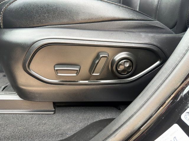 Used 2024 Jeep Grand Cherokee L Limited w/ Luxury Tech Group II AWD/4WD image 23