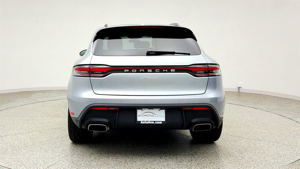 Used 2025 Porsche Macan AWD/4WD image 6