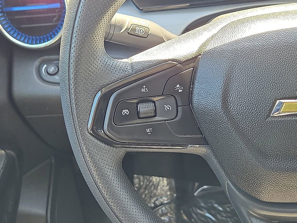 Used 2025 Chevrolet Trax LT FWD image 18
