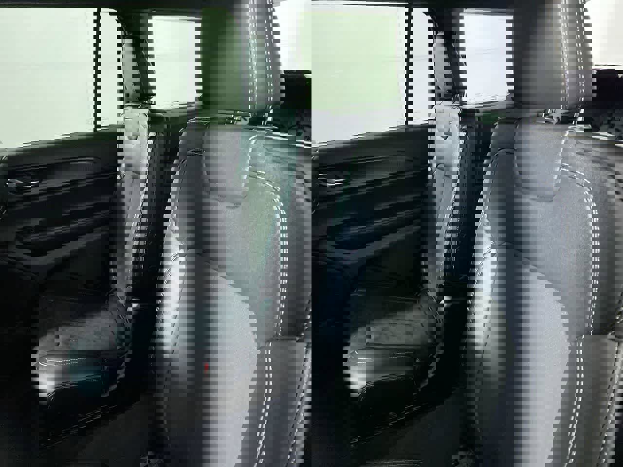 Used 2023 Jeep Grand Cherokee L Laredo image 33