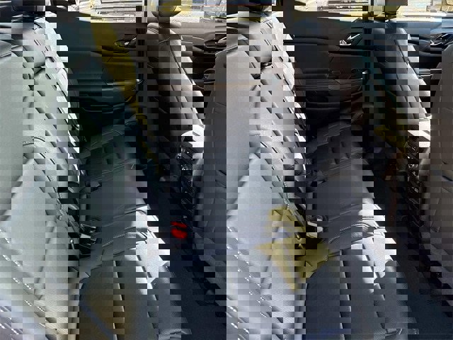 Used 2023 GMC Acadia SLT image 21