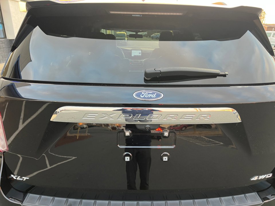 Used 2022 Ford Explorer XLT w/ Equipment Group 202A image 18