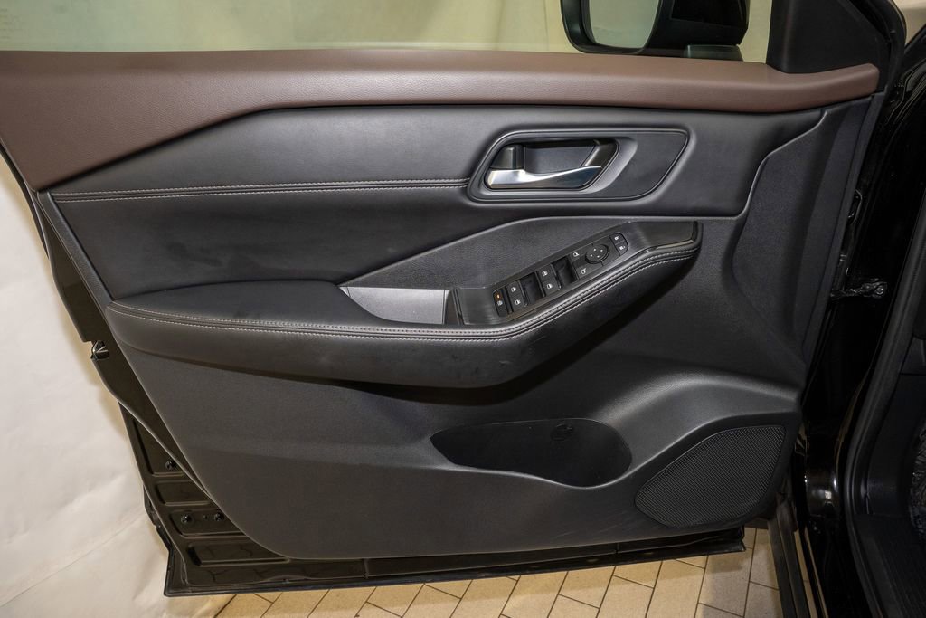 Certified 2023 Nissan Rogue SV w/ SV Premium B Package image 13