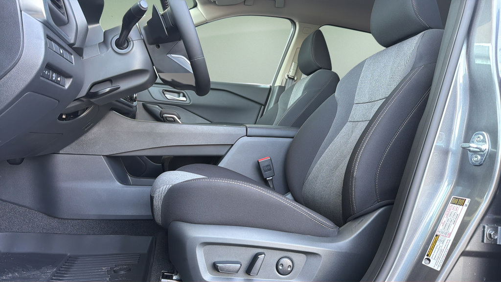 New 2026 Nissan Rogue SV AWD/4WD image 18