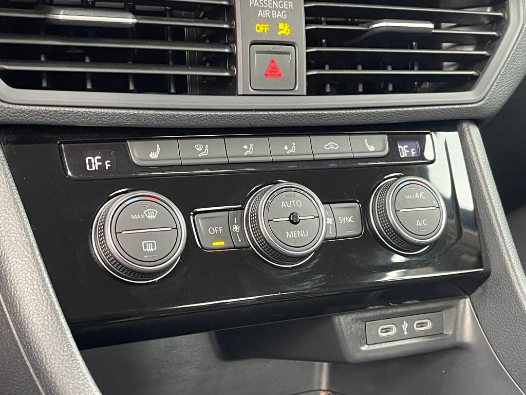 Used 2024 Volkswagen Jetta SE FWD image 22
