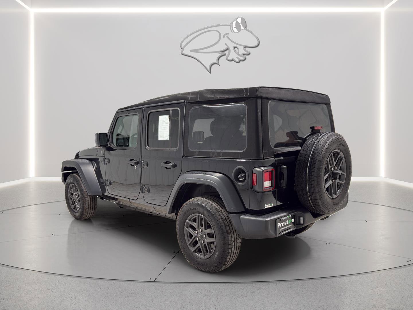 Used 2024 Jeep Wrangler Sport S image 3
