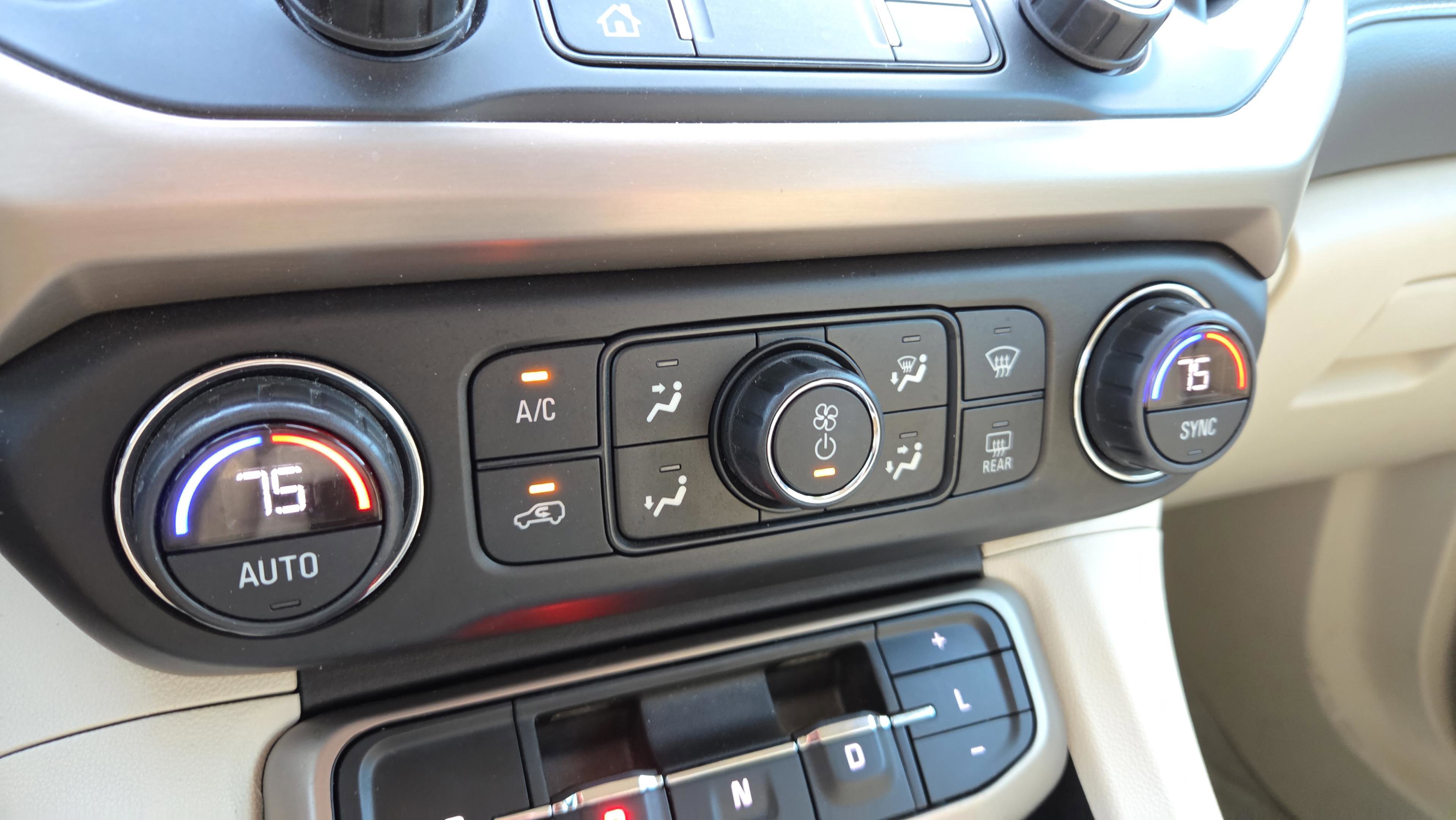 Used 2021 GMC Acadia Denali w/ Denali Technology Package image 17