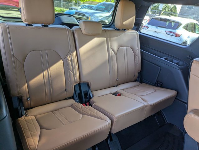 Used 2023 Ford Expedition Platinum AWD/4WD image 21
