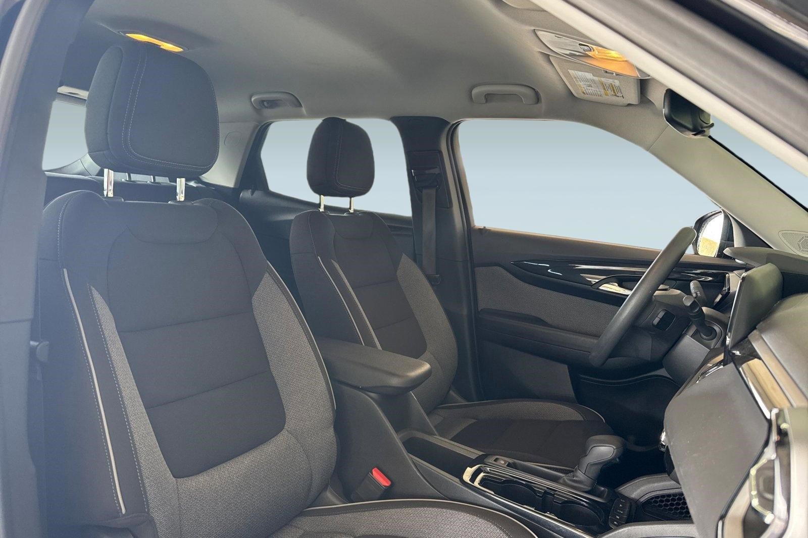 Used 2025 Chevrolet TrailBlazer LT image 30