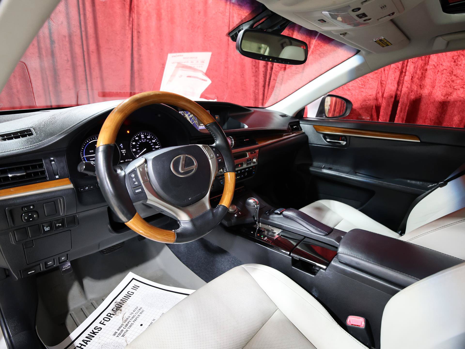 Used 2014 Lexus ES 300h w/ Luxury Package w/Bamboo Trim FWD image 12