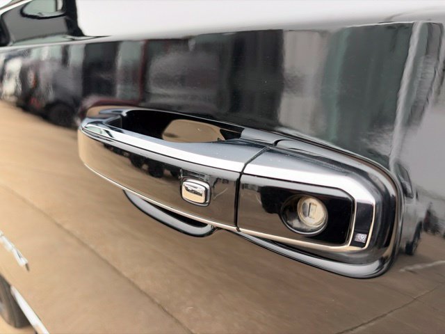 Used 2024 GMC Yukon XL SLT w/ SLT Luxury Package AWD/4WD image 61