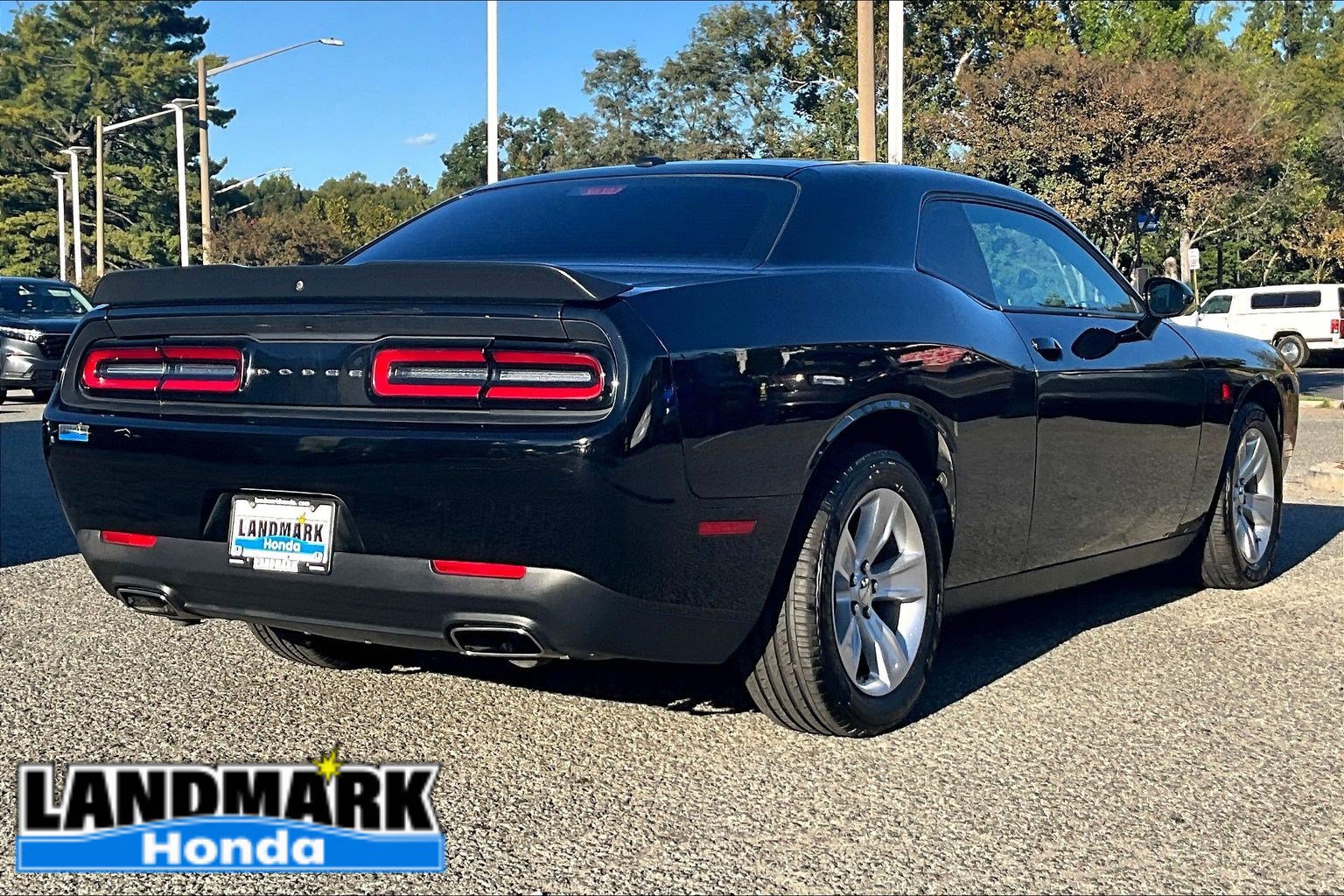 Used 2023 Dodge Challenger SXT RWD image 2