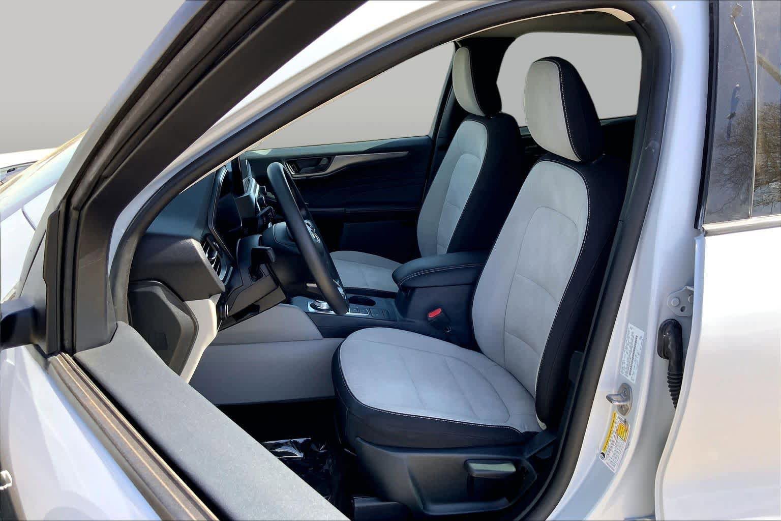 Used 2025 Ford Escape Active FWD image 15