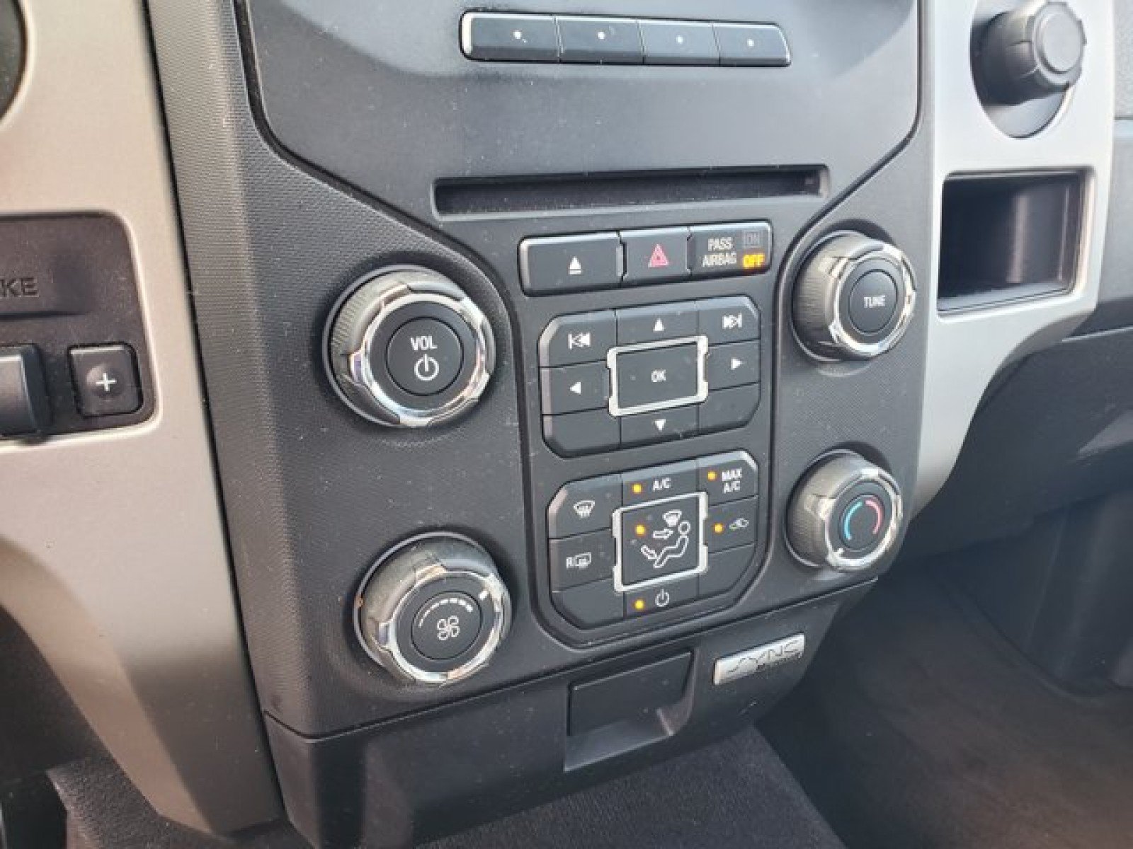 Used 2013 Ford F150 XLT w/ Luxury Equipment Group RWD image 21