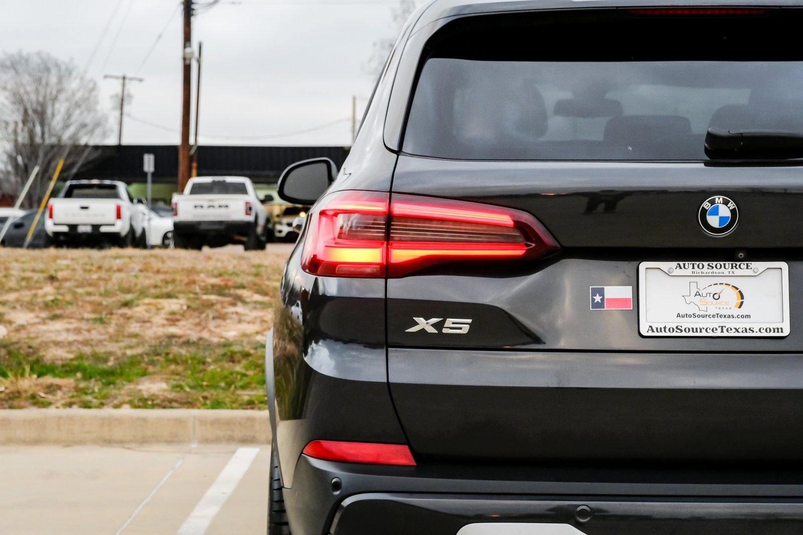 Used 2023 BMW X5 xDrive40i w/ Premium Package image 55